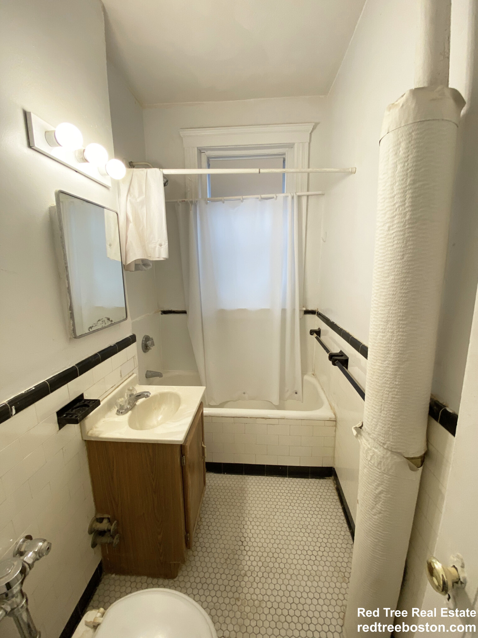 1687 Commonwealth Ave, Brighton