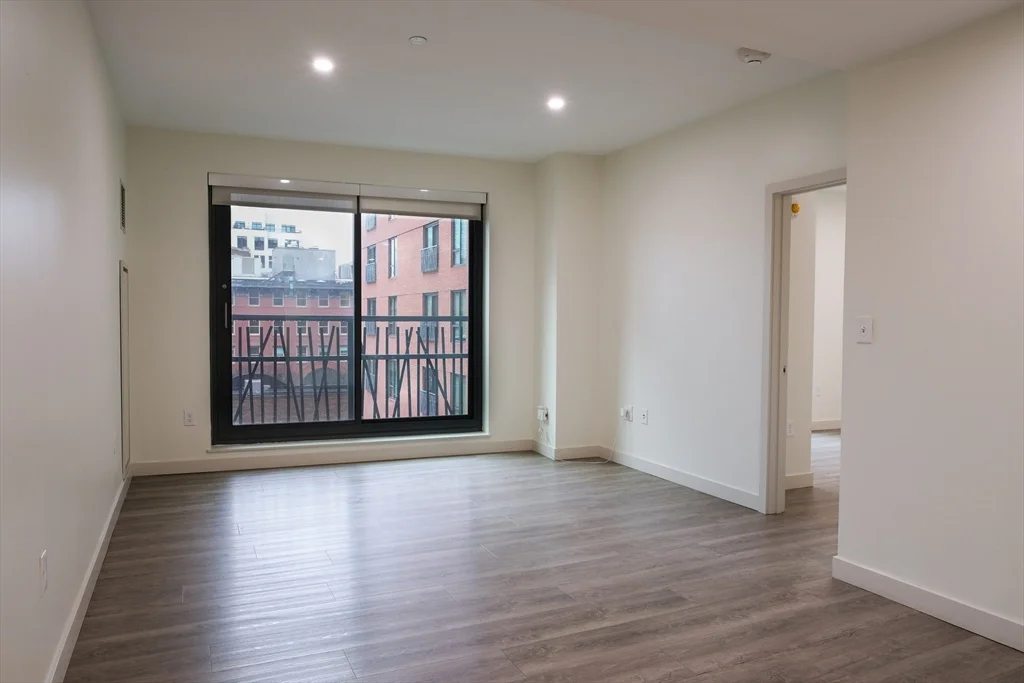 1 Canal St, North End
