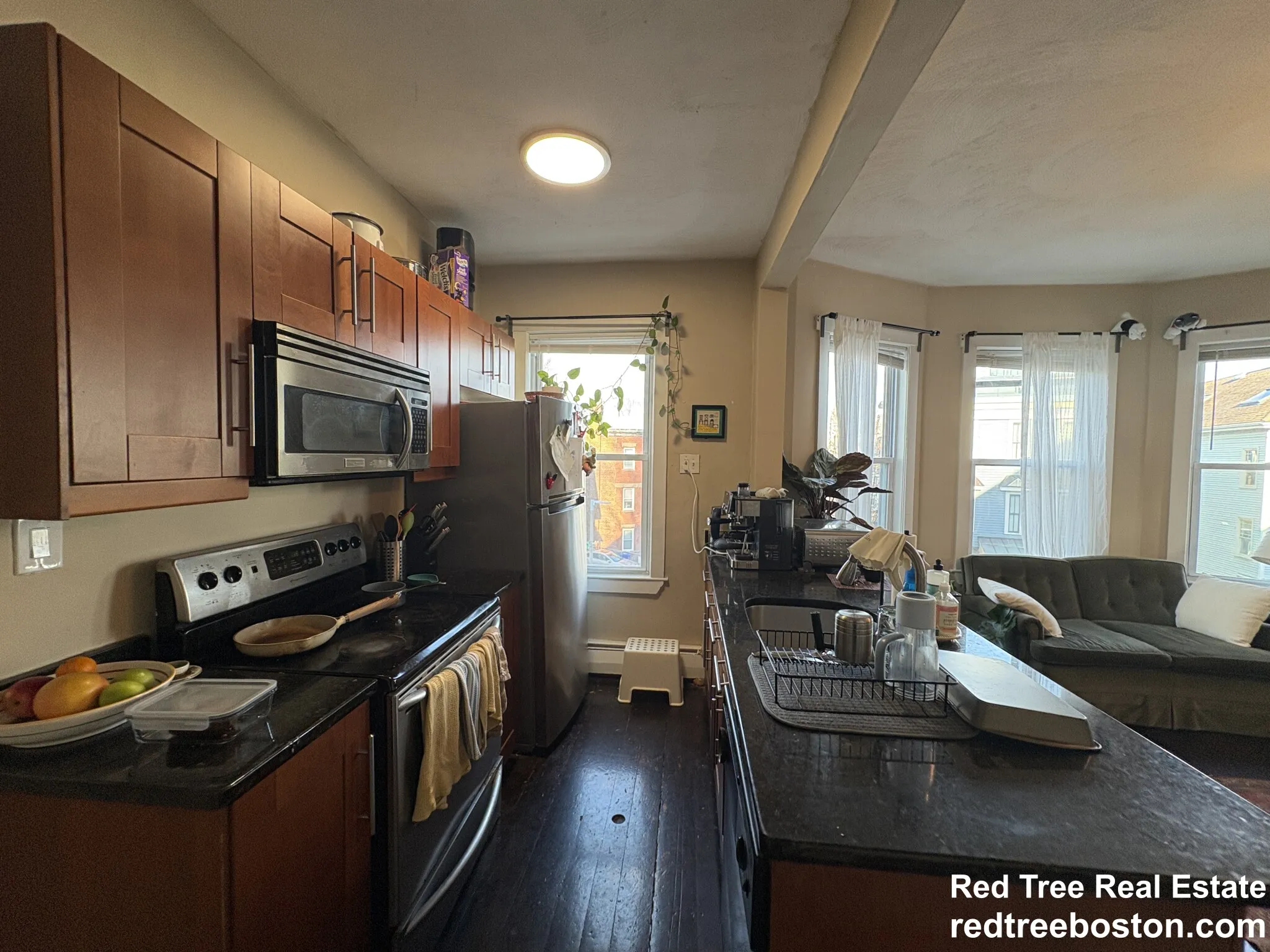 72 Hillside St, Mission Hill