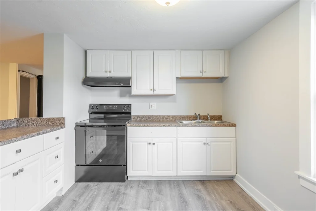 85 E Main, West Brookfield