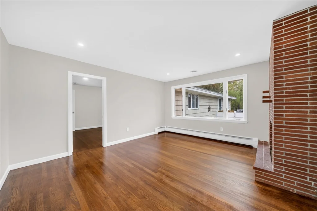 35 Peters St, North Andover