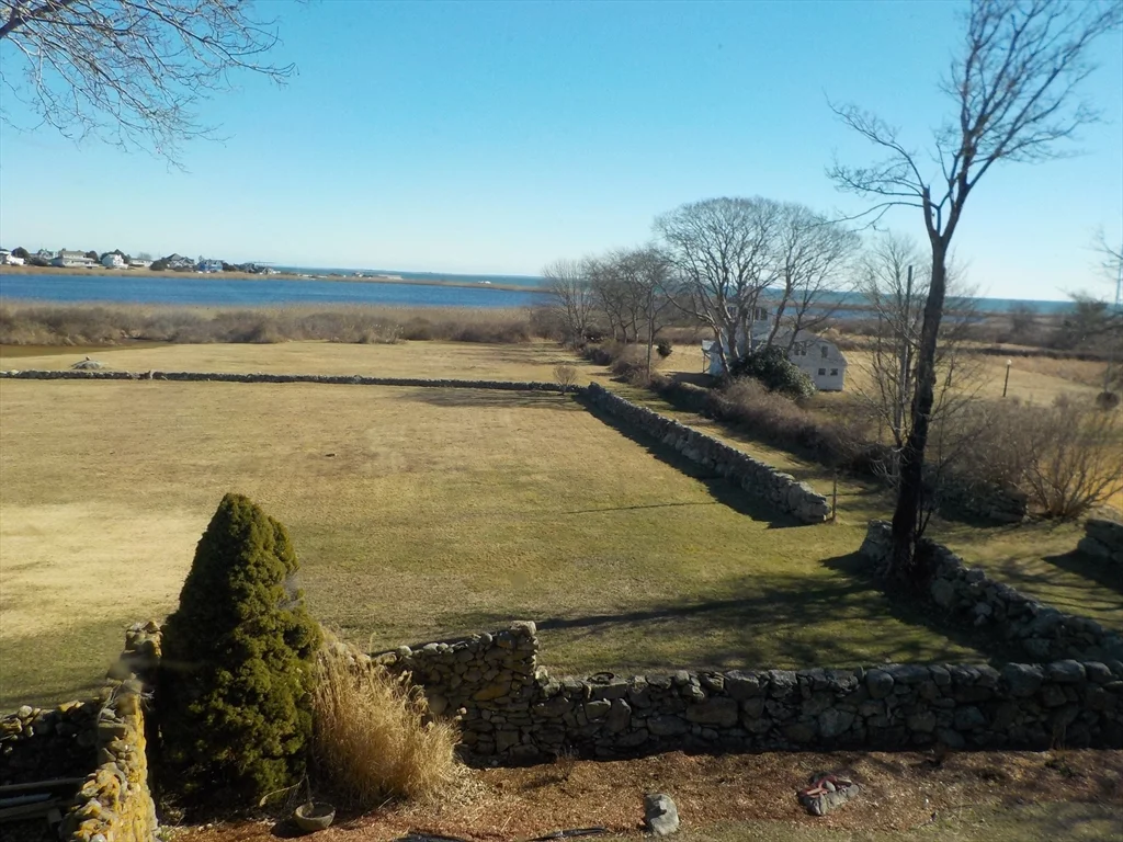 186 Brayton Point Rd, Acoaxet