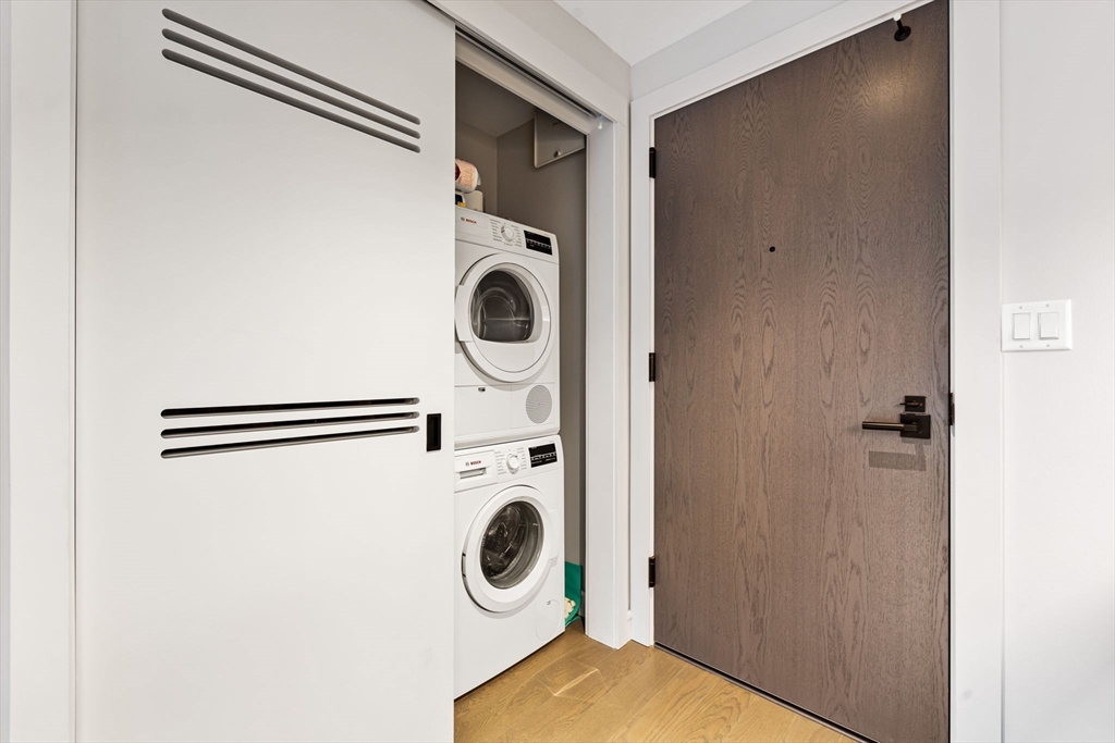 55 Lagrange, Downtown