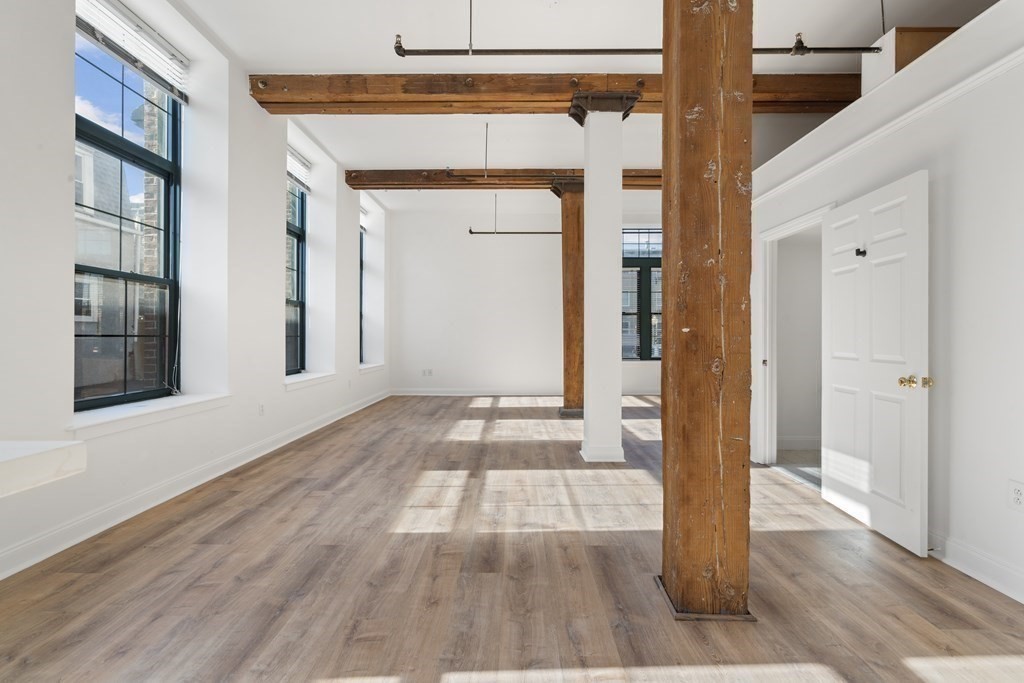 881 E 1st, South Boston