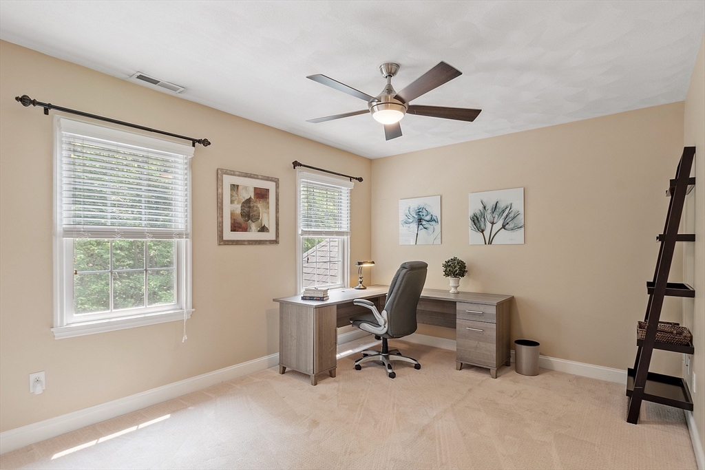 22 Periwinkle Way, North Andover