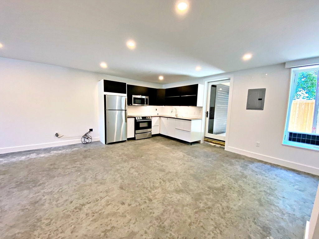 406 Sumner St, East Boston