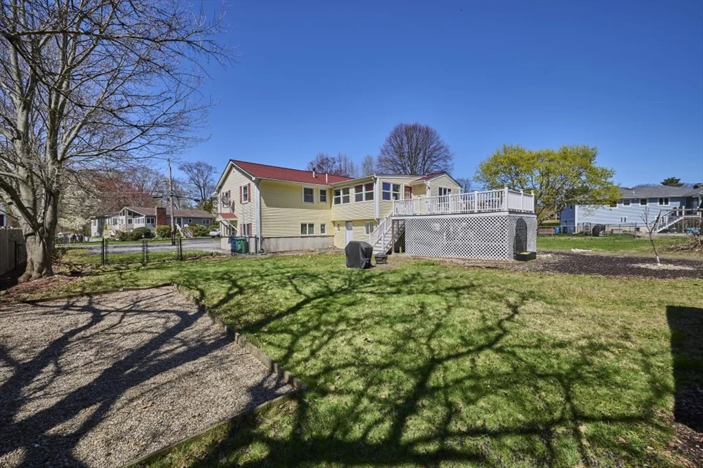 37 Locust St, Burlington