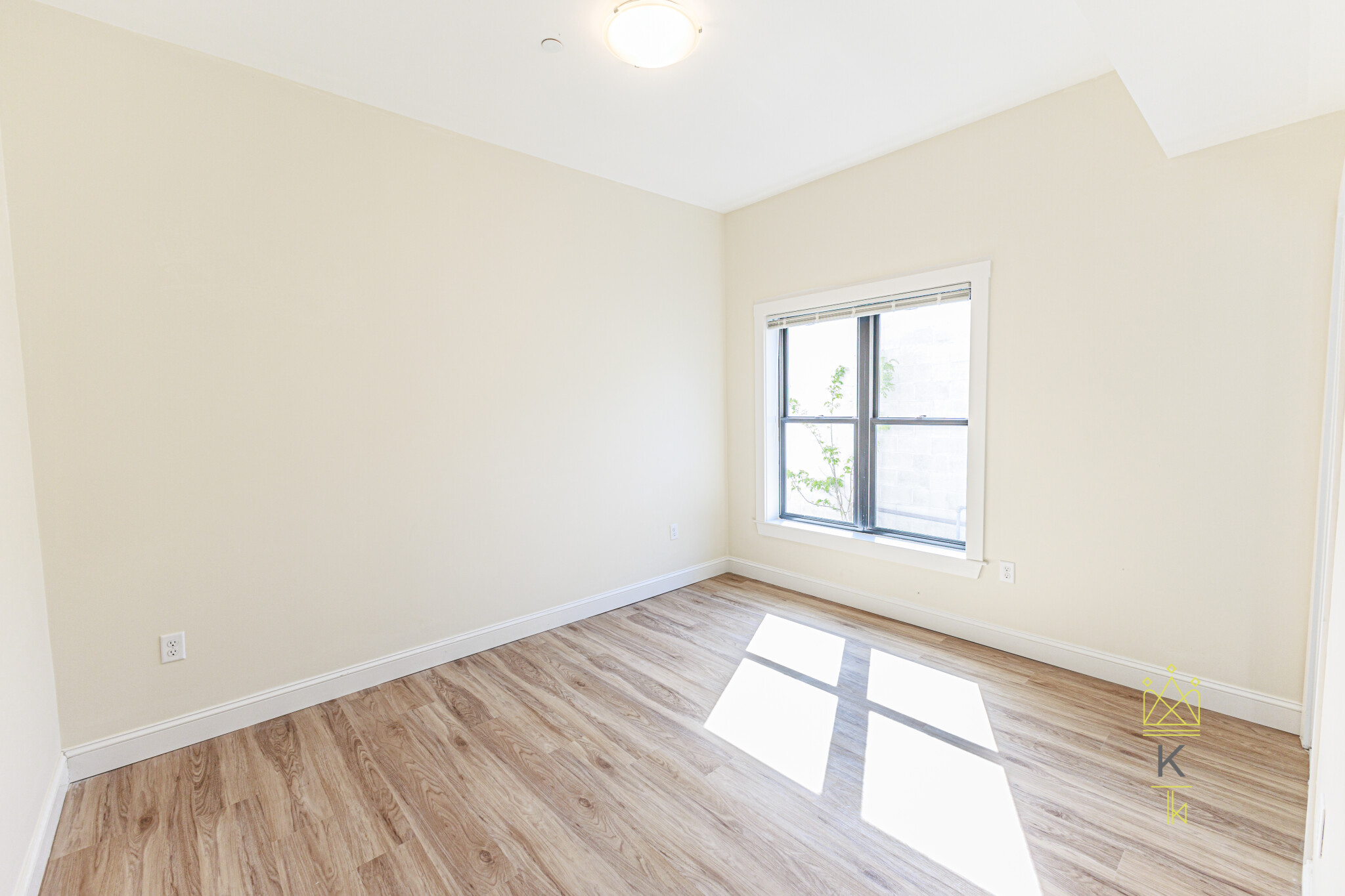 460 Washington St, Brighton