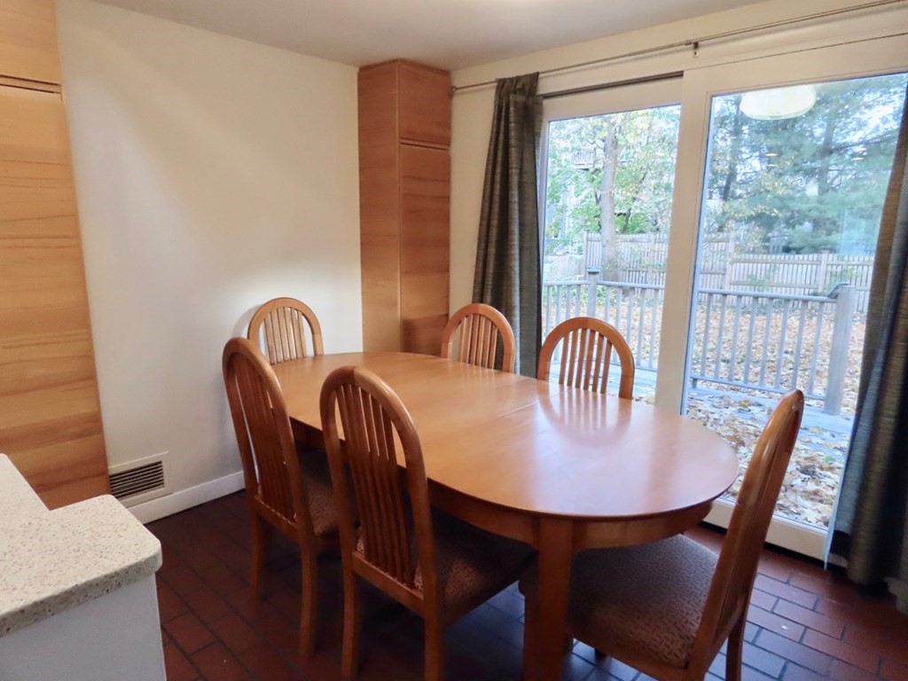 20 Donnell St, Neighborhood 9