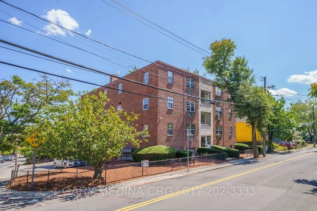 132 Sherman St, Neighborhood Nine