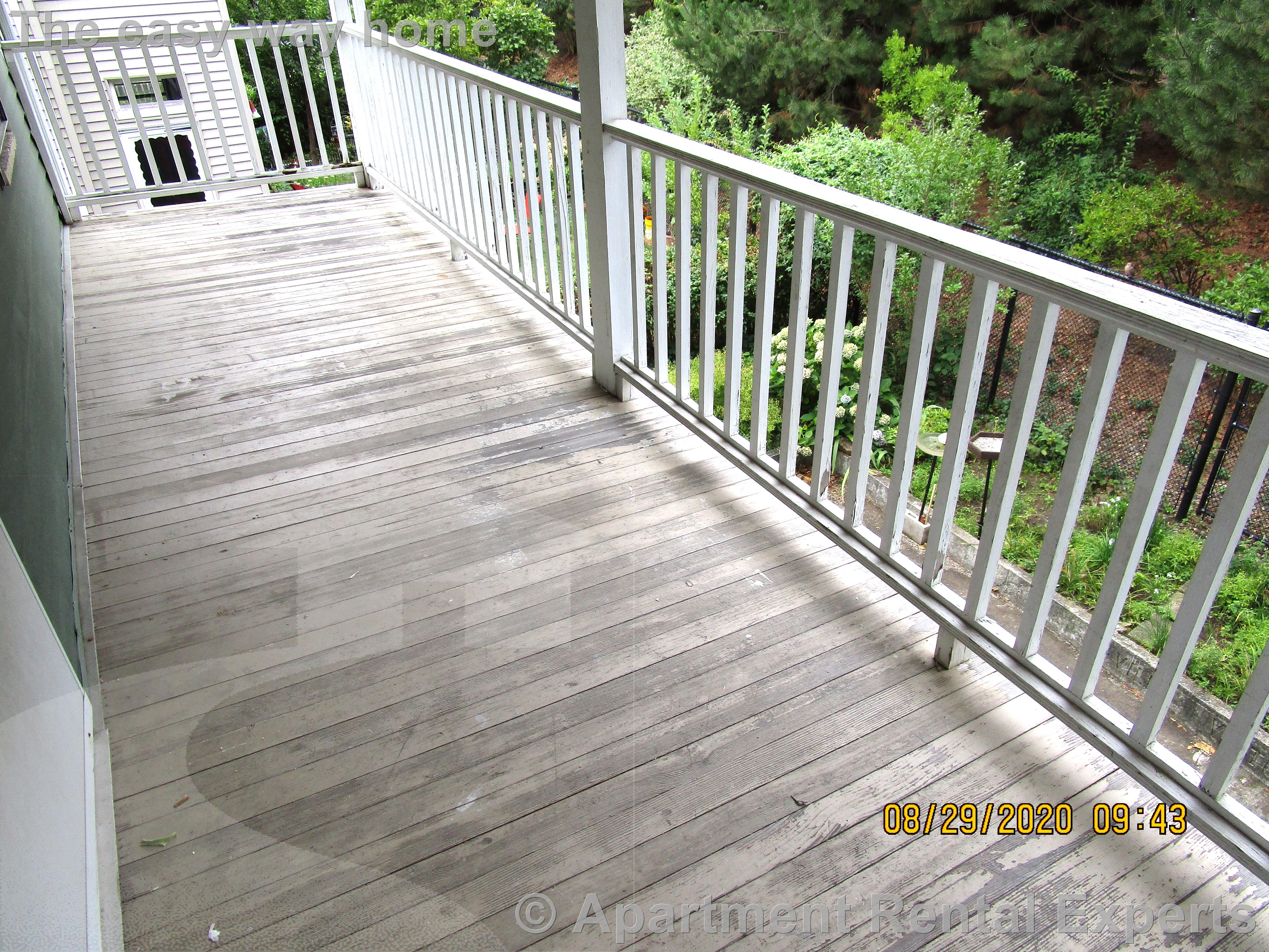 17 Hinsdale St, Tufts