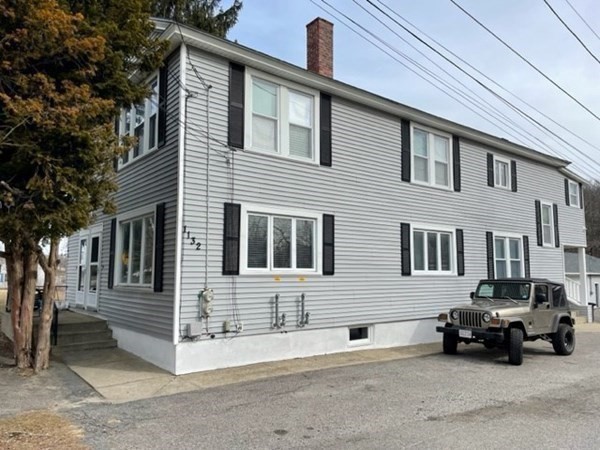 1132 West Boylston St, Summit