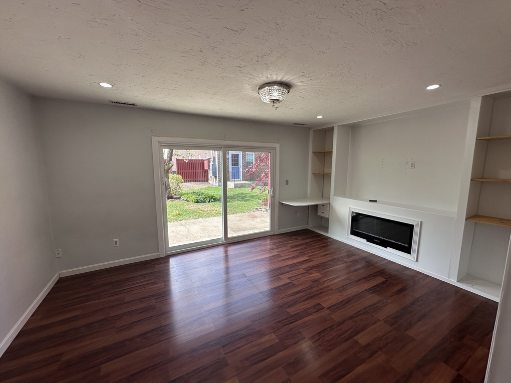 107 Erin Rd, Stoughton