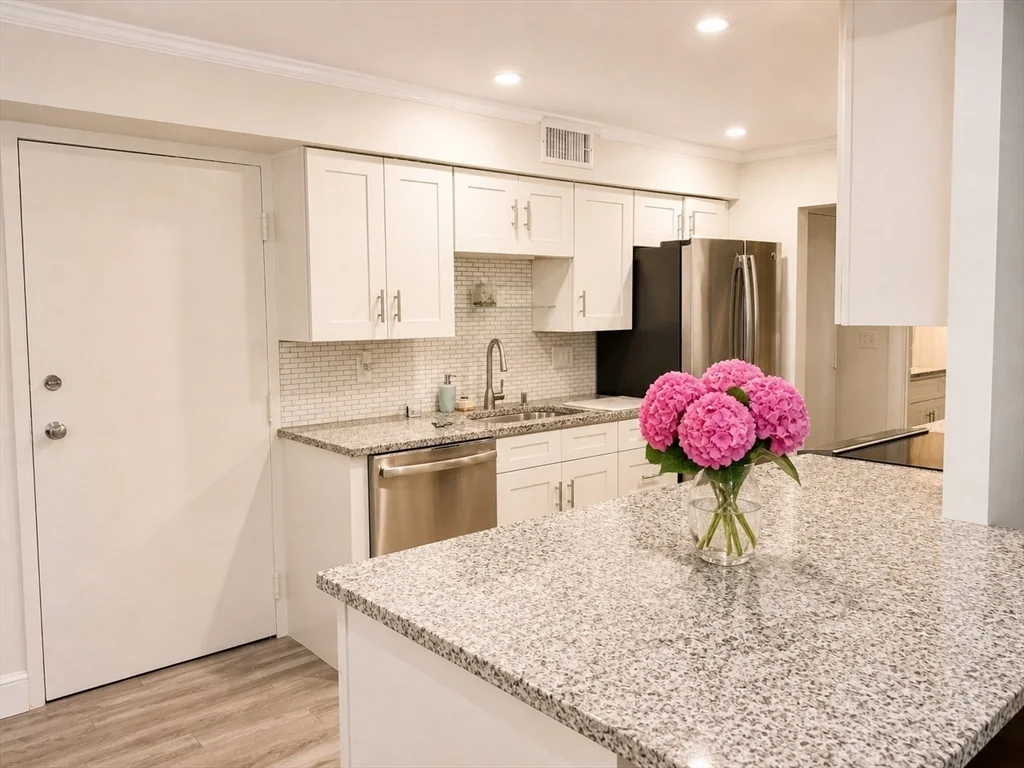 10 Beals Cove Rd, Hingham