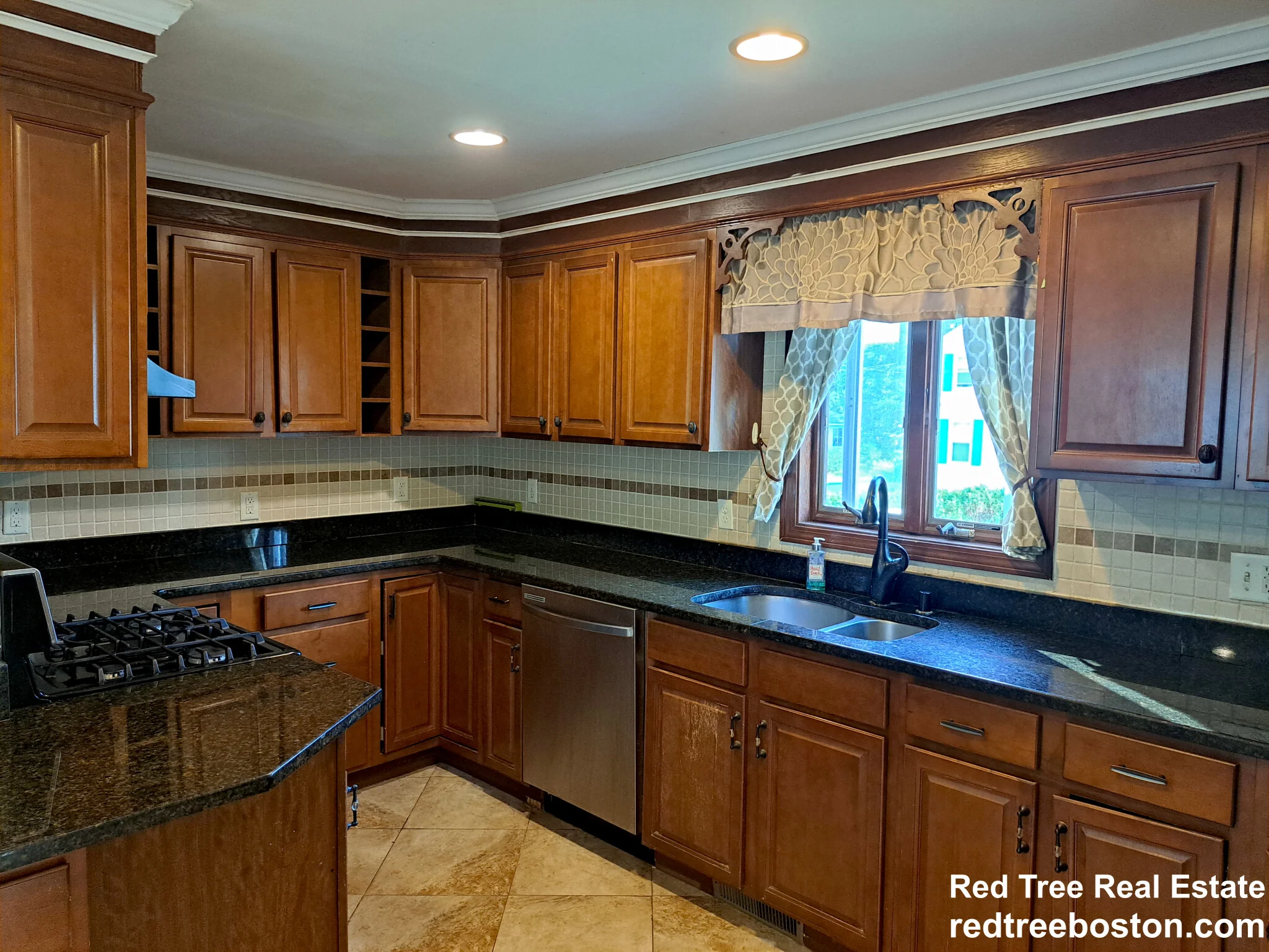 158 Baker St, West Roxbury