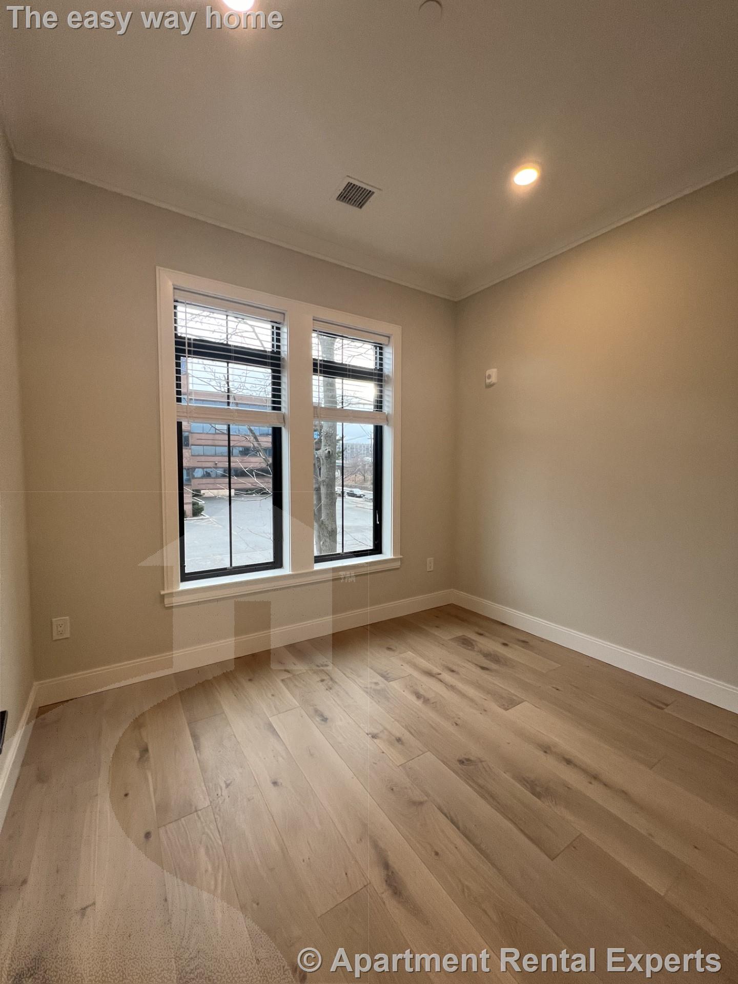 157 Everett St, Allston