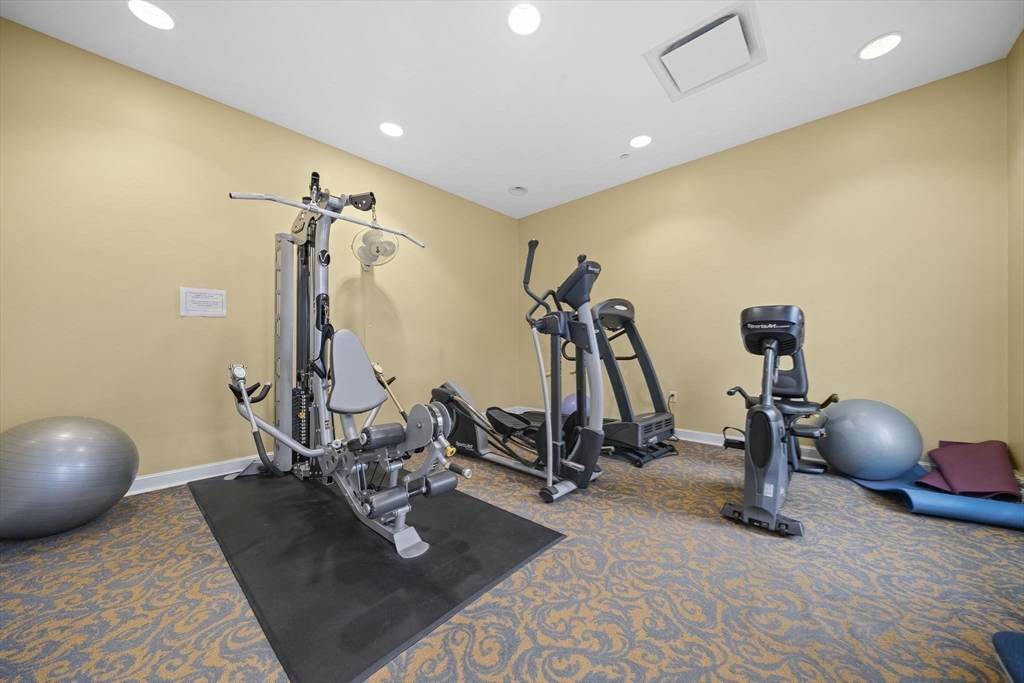 204 Clocktower Dr, Waltham