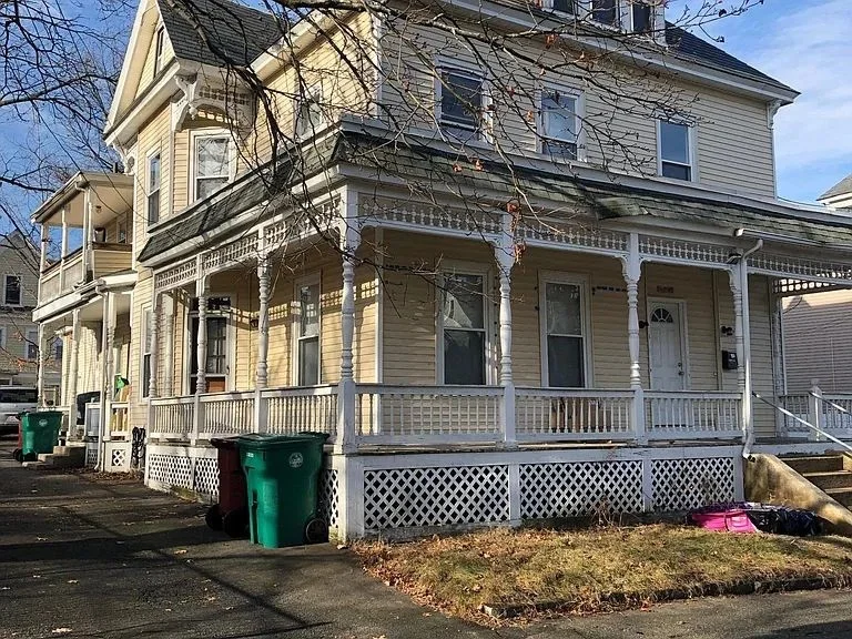 3 Belmont St, Lowell