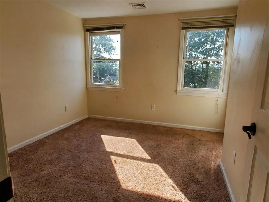 118 Montclair Ave, Waltham