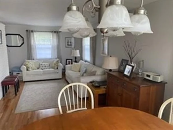 272 Brook St, Nobscot