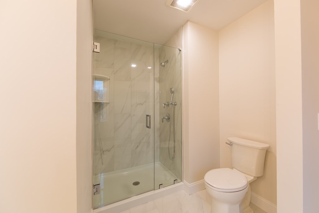 99 Oakdale Ave, Oakdale