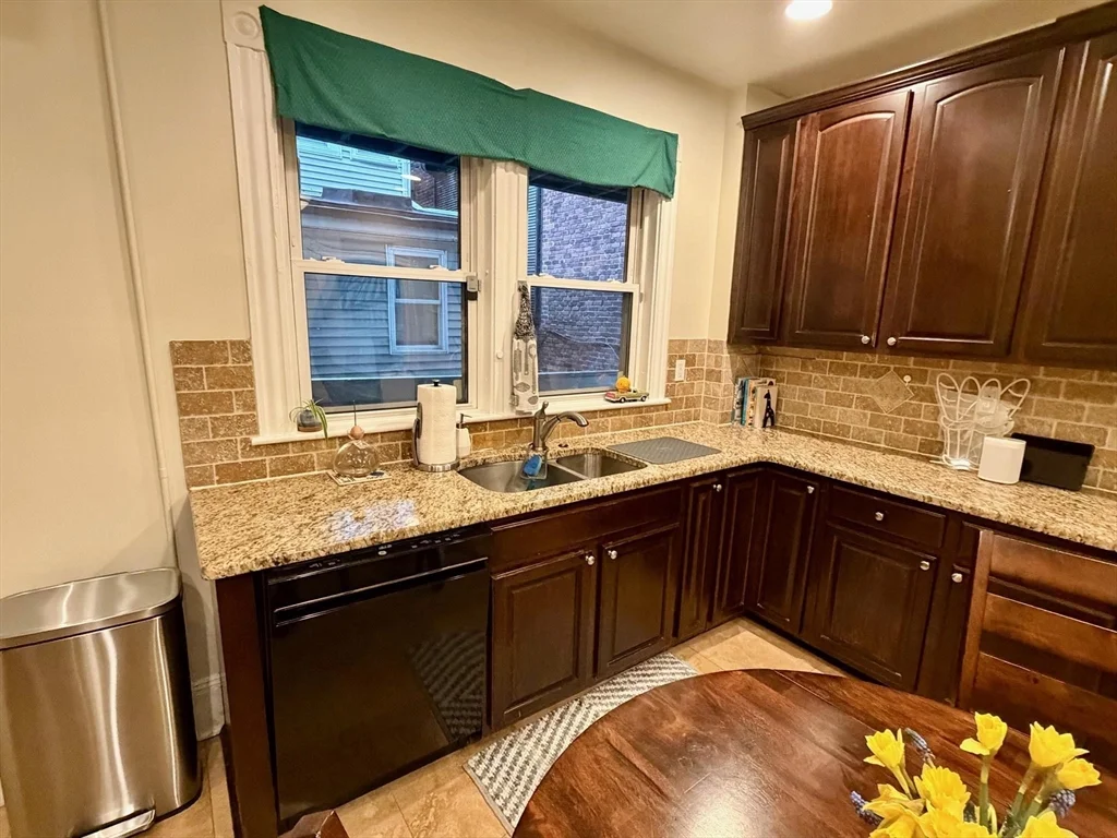 18 Homer St, Central Village