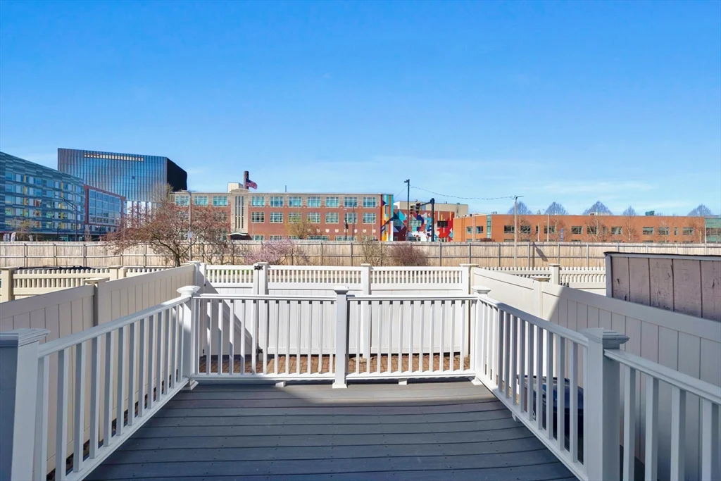 442 Main St, Charlestown