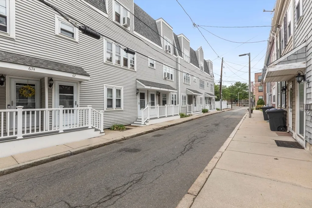 63 Bolton St, South Boston