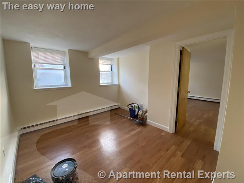 180 N Beacon St, Brighton