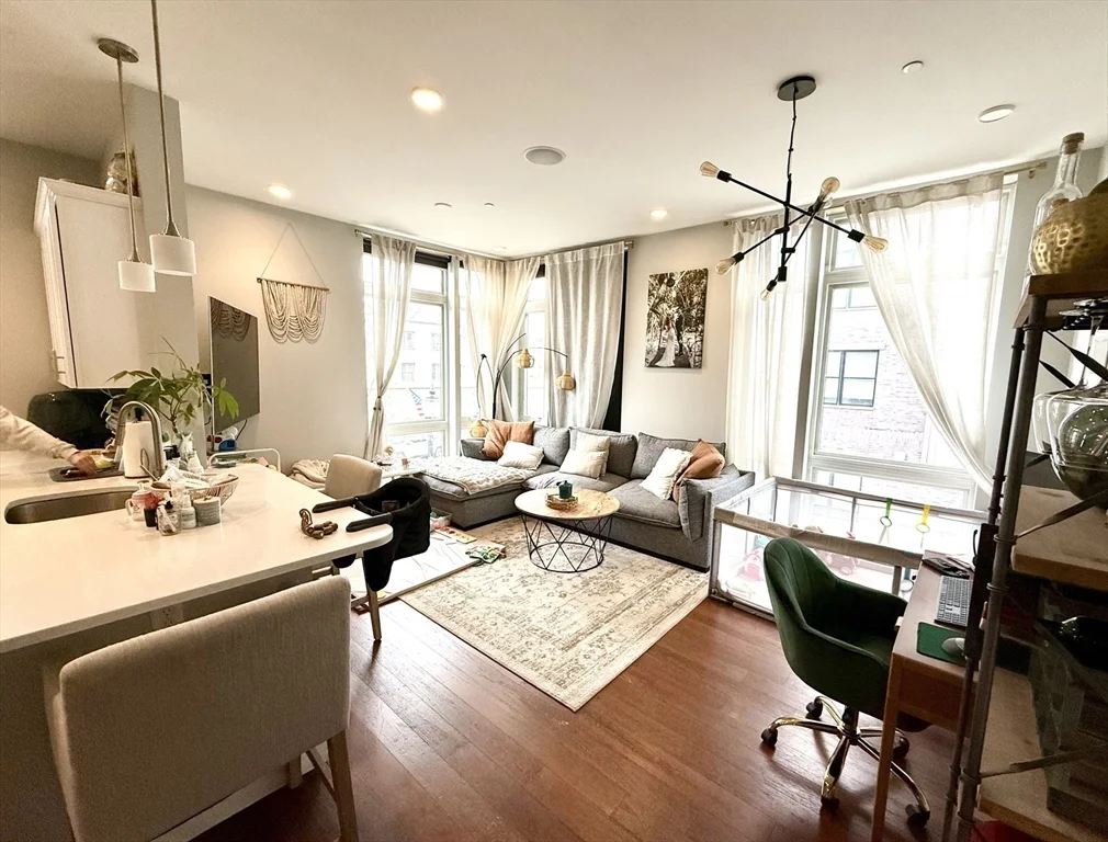 170 W Broadway St, South Boston