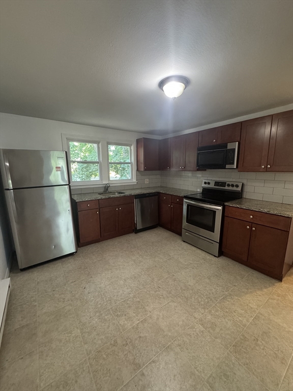 10 County, Mansfield