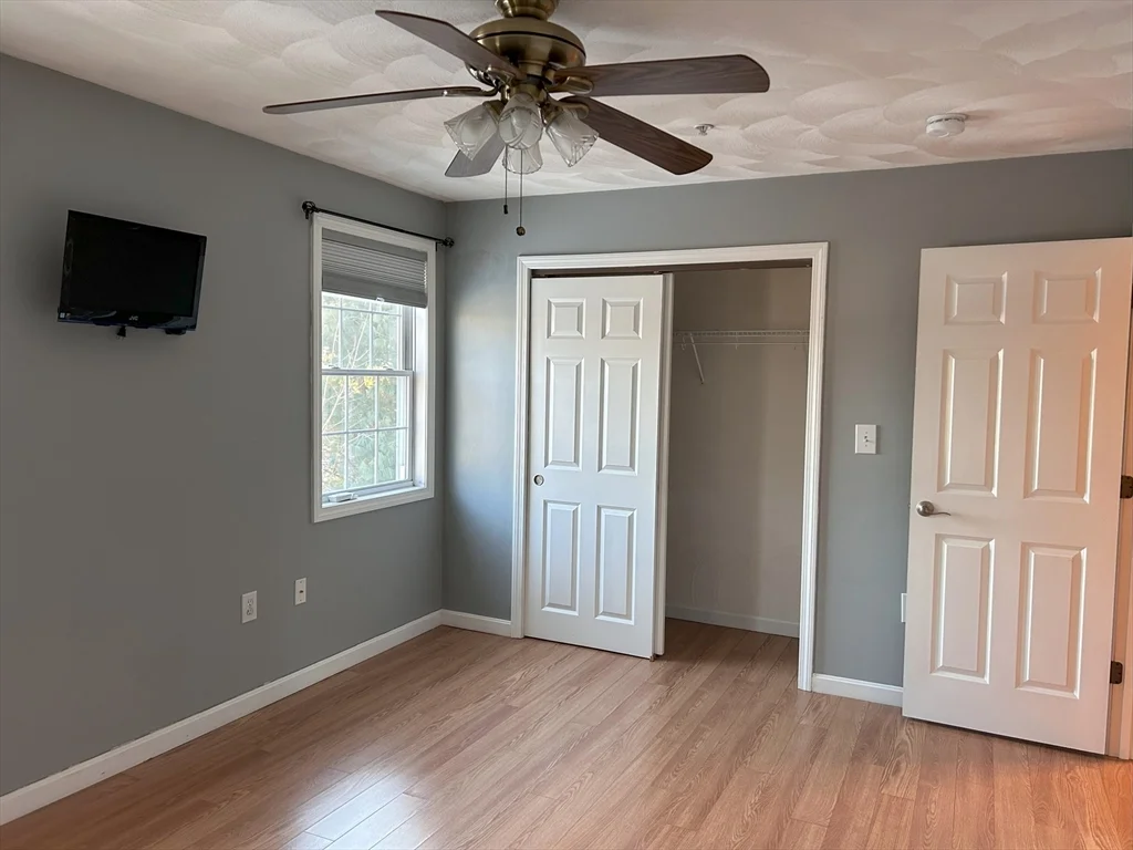 933 Varnum Ave, Lowell