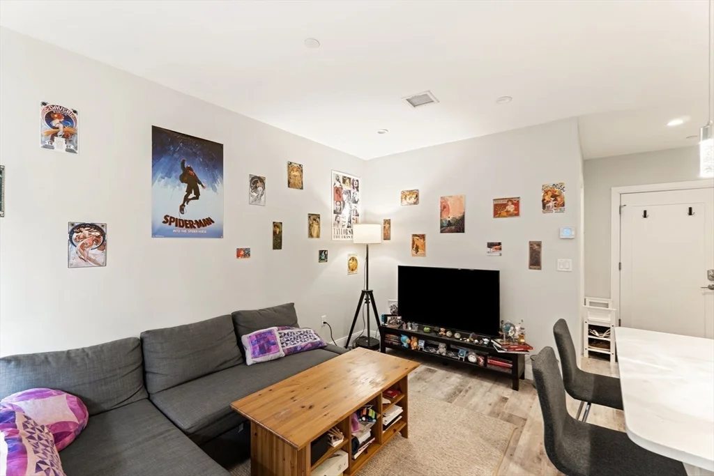 1457 Tremont St, Mission Hill