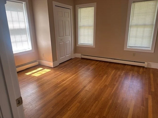 38 Reservoir, Holden