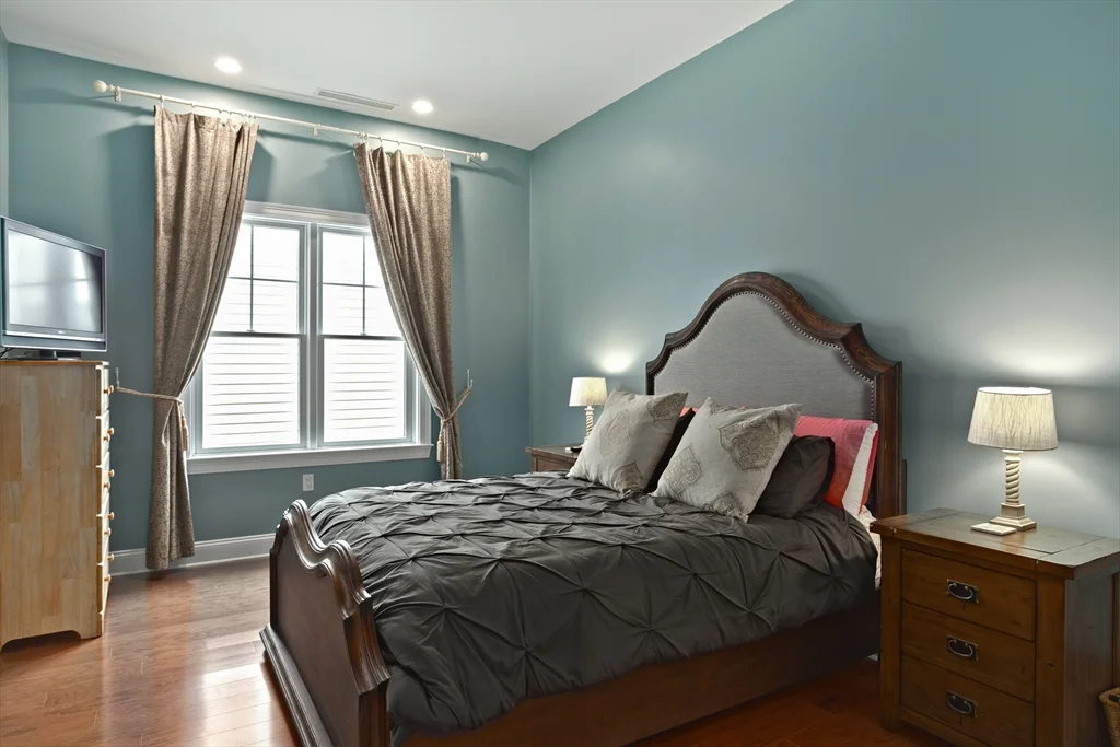655 E 2nd St, South Boston