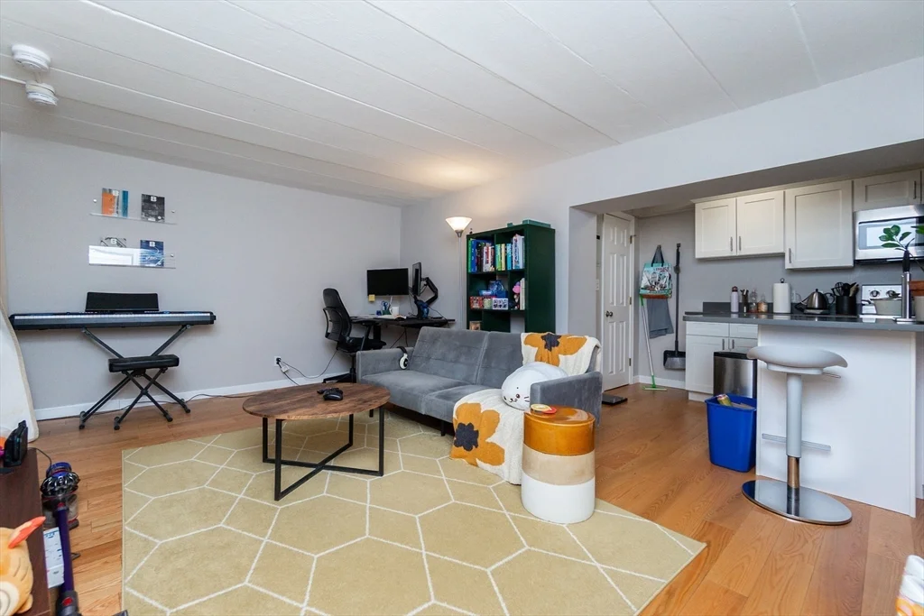 345 Harvard St, Harvard Square