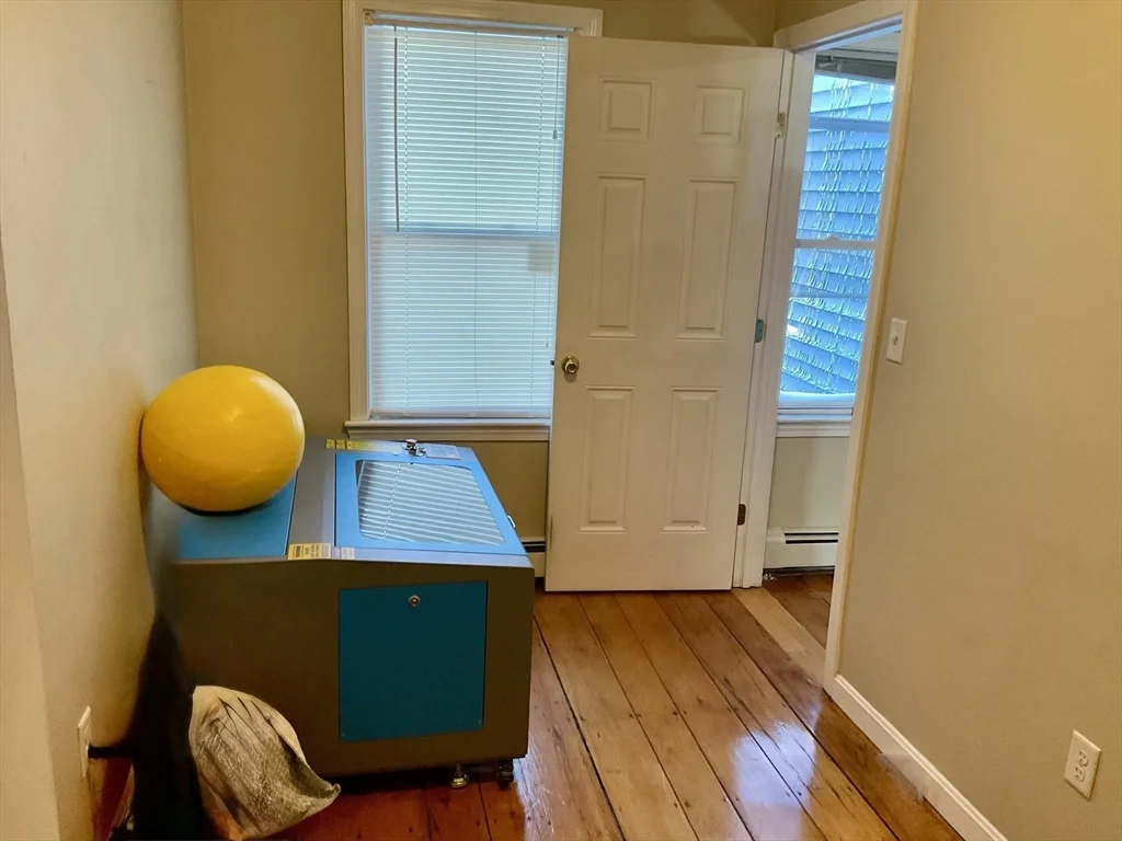 389 Bunker Hill St, Charlestown