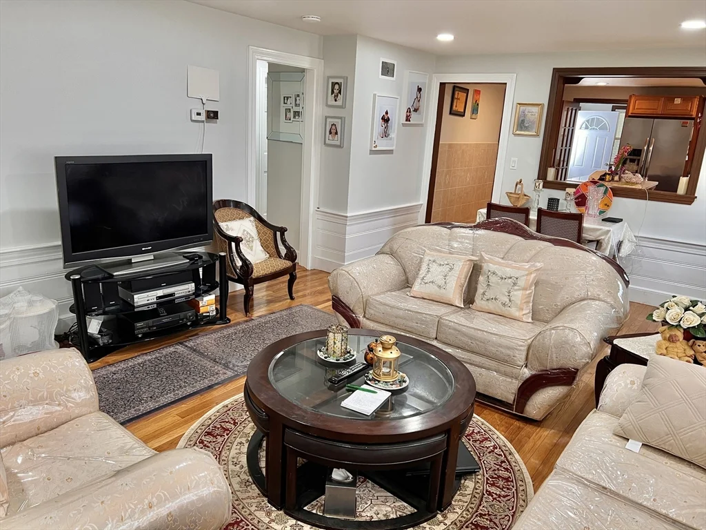 470 Pleasant St, Canton