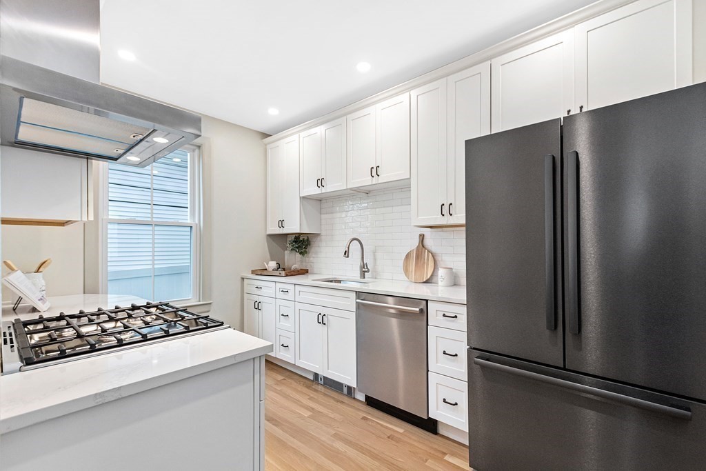 121 Hewlett St, Roslindale