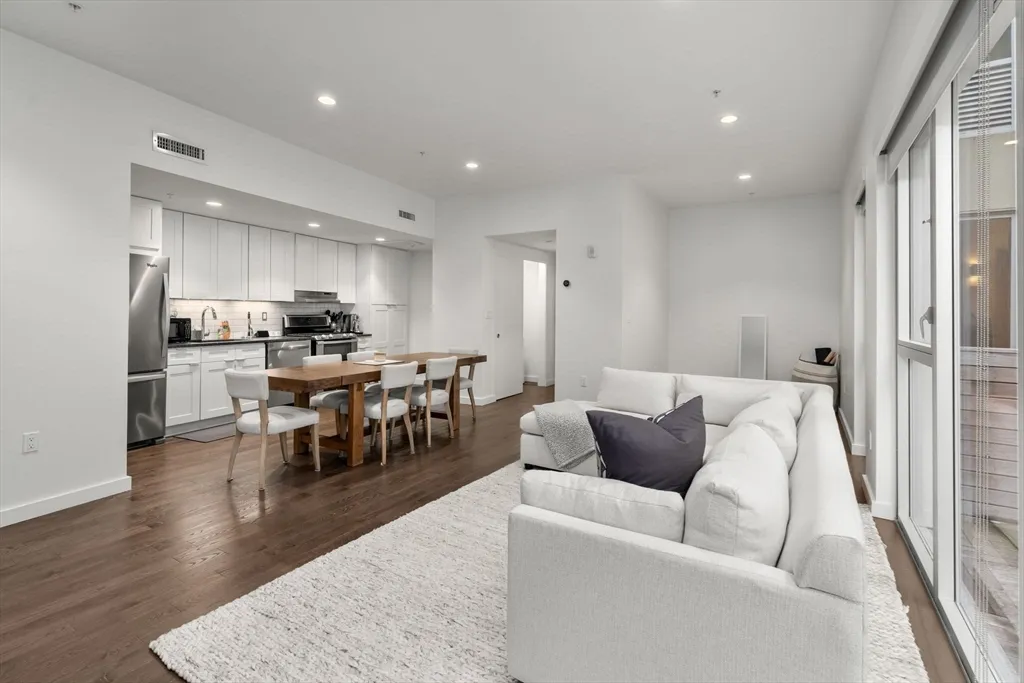 126 Salem, North End