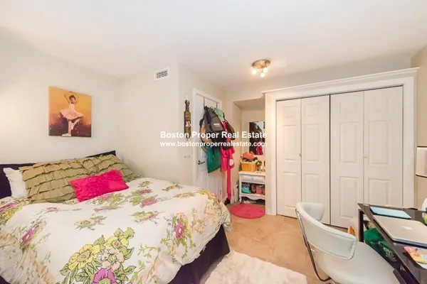 34 Edgerly Rd, Fenway