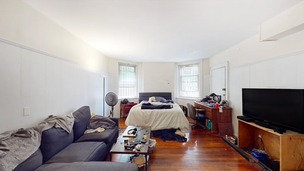 1069 Beacon St, Coolidge Corner