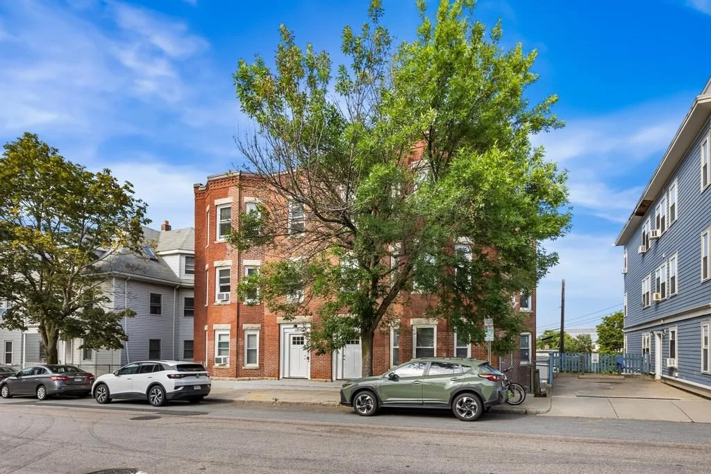 305 Medford St, Winter Hill