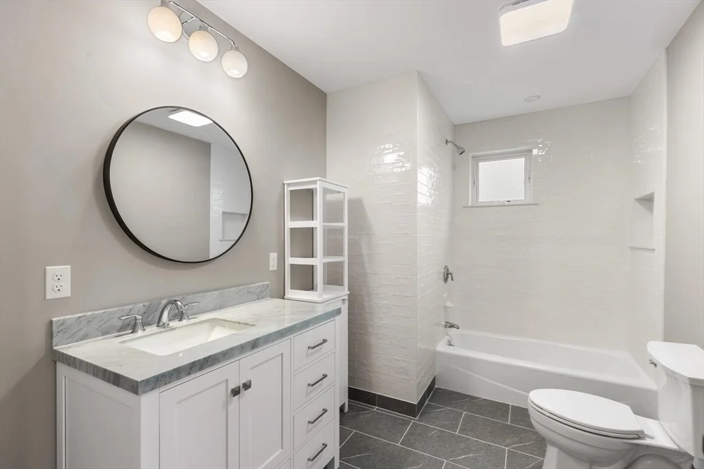 26 Lyndale, West Gloucester