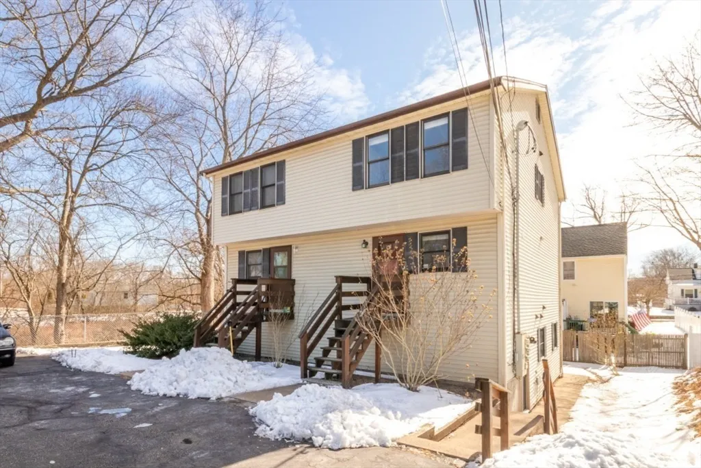 71 Norton St, South Attleboro