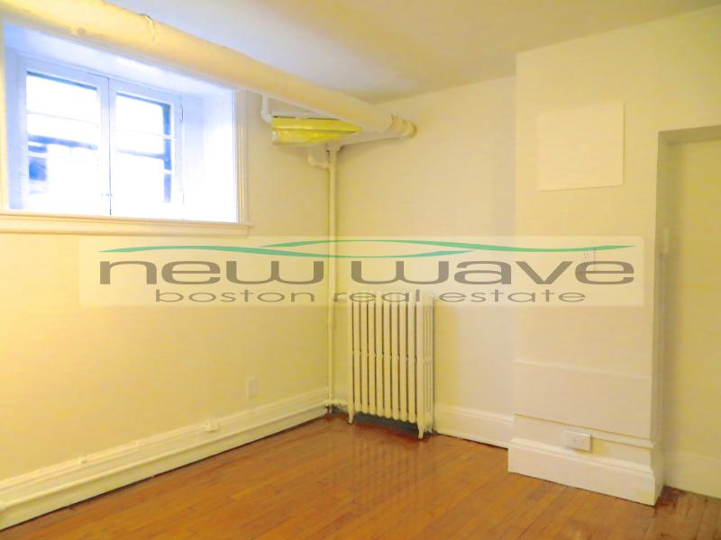 86 Charles St, Beacon Hill