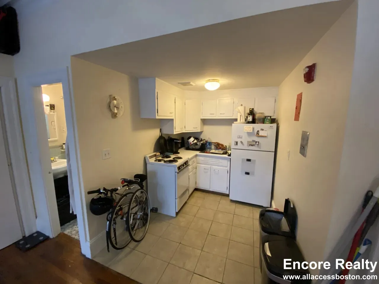 1071 Beacon St, Longwood