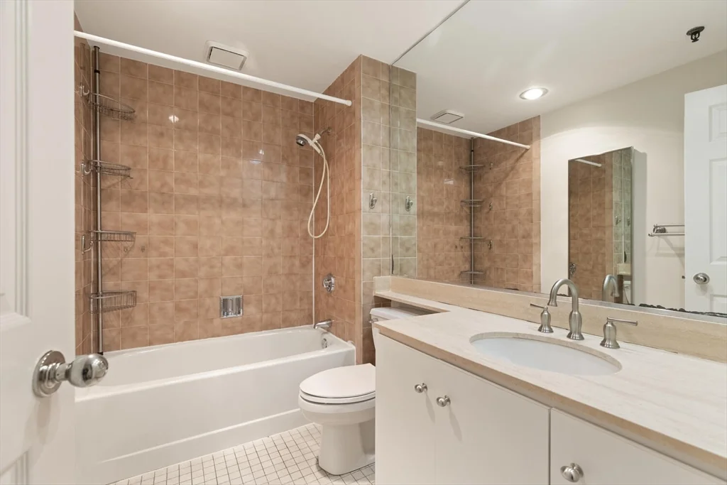 416 Commonwealth, Back Bay