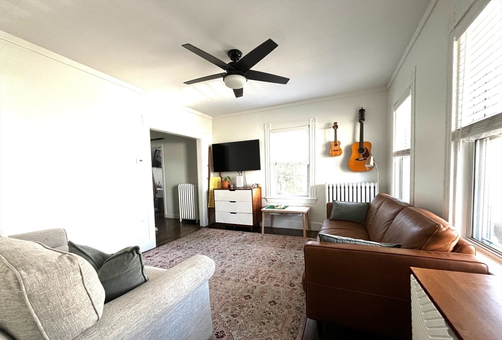 53 Henderson St, Arlington