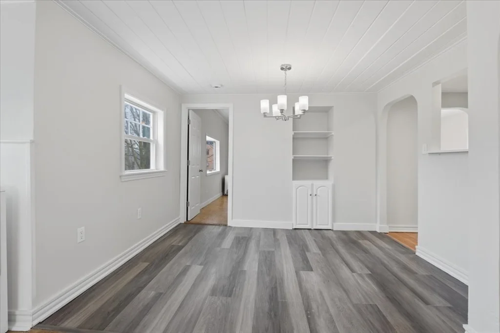 715 Truman Pkwa, Hyde Park